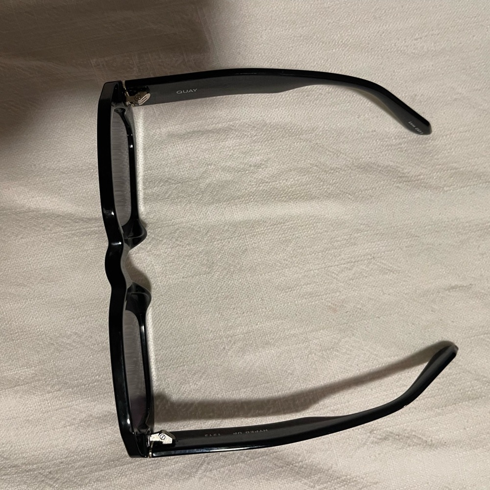 Quay Hyped Up Sunglasses - Picture 2 of 6